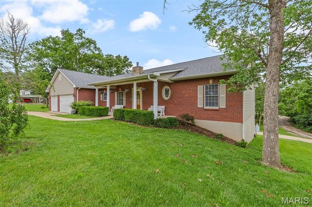 1700 N 6th Street, De Soto, MO 63020