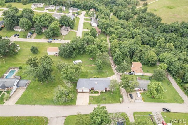 1700 N 6th Street, De Soto, MO 63020