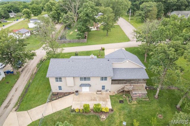 1700 N 6th Street, De Soto, MO 63020