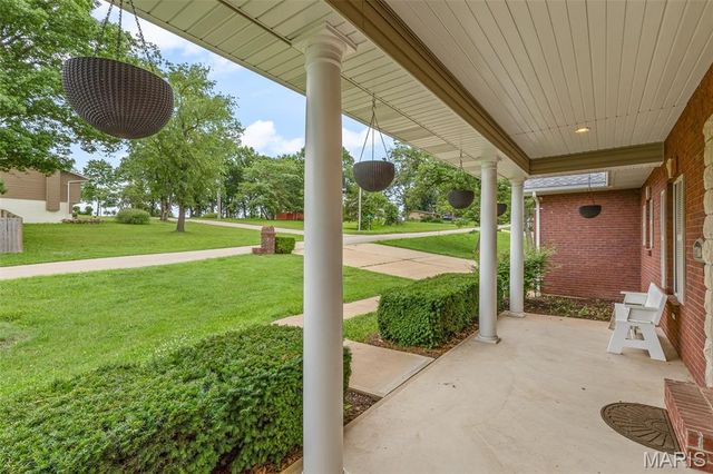 1700 N 6th Street, De Soto, MO 63020