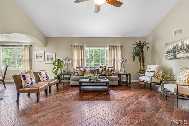 1700 N 6th Street, De Soto, MO 63020
