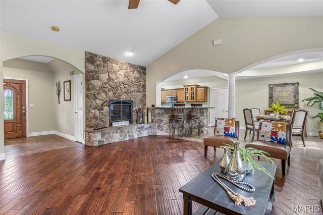 1700 N 6th Street, De Soto, MO 63020