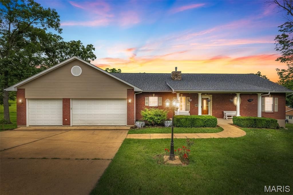 1700 N 6th Street, De Soto, MO 63020