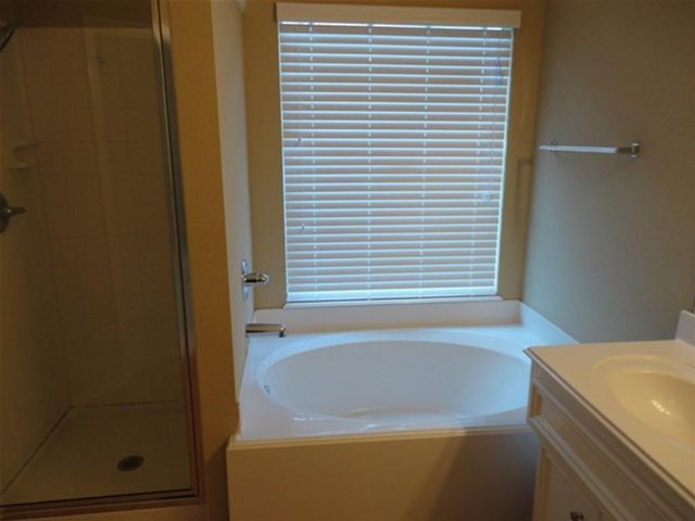 4642 Early Autumn Court, Humble, TX 77396