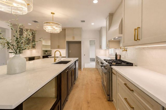 10506 Knoboak Drive, Houston, TX 77043