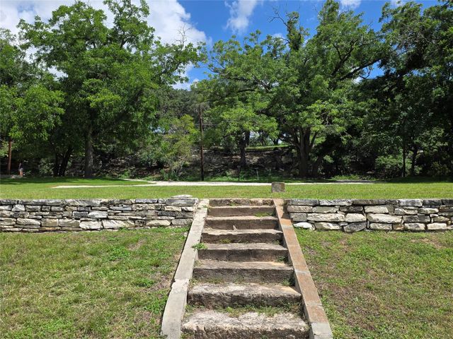 1834 Flite Acres RD, Wimberley, TX 78676