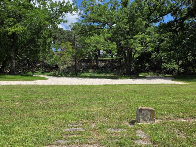 1834 Flite Acres RD, Wimberley, TX 78676