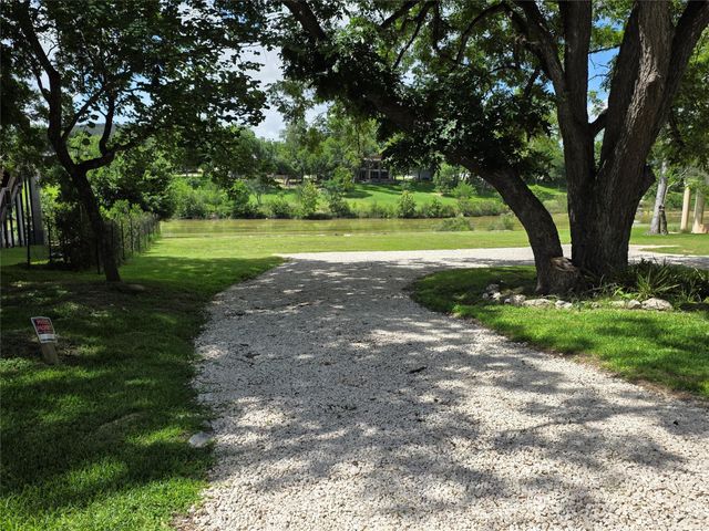 1834 Flite Acres RD, Wimberley, TX 78676
