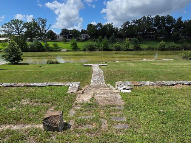 1834 Flite Acres RD, Wimberley, TX 78676