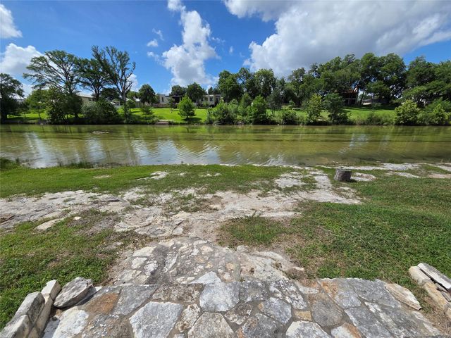1834 Flite Acres RD, Wimberley, TX 78676