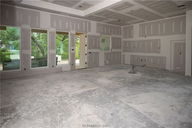 716 Edgewood Drive, Bryan, TX 77802