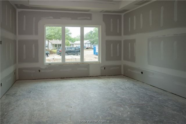 716 Edgewood Drive, Bryan, TX 77802