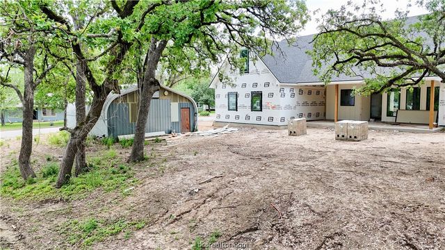 716 Edgewood Drive, Bryan, TX 77802