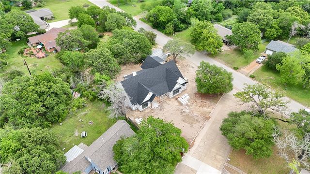 716 Edgewood Drive, Bryan, TX 77802