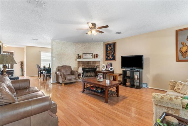 1298 Longleaf Drive, Cedar Hill, TX 75104