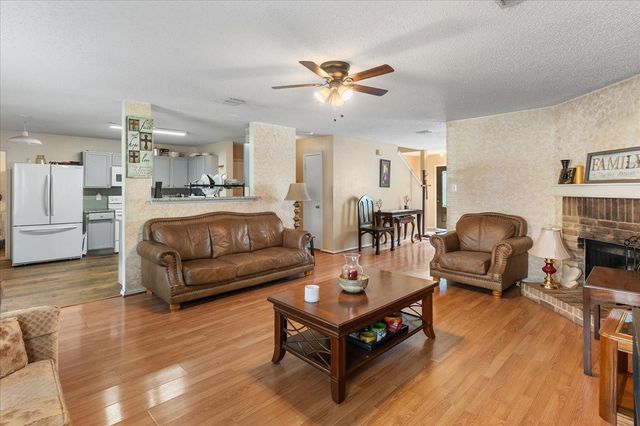 1298 Longleaf Drive, Cedar Hill, TX 75104