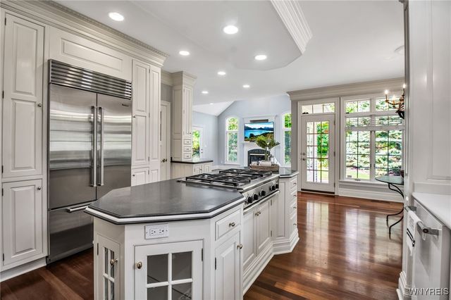 9678 Cobblestone Drive, Clarence, NY 14031