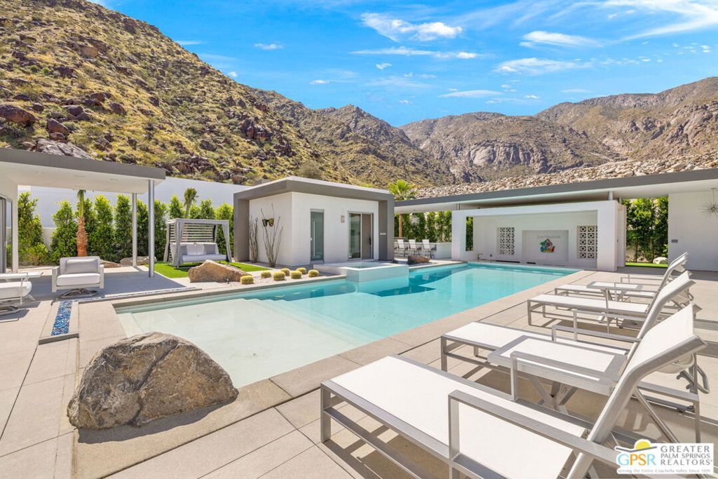 Image 1 of property listing at 979 Las Palmas Estates Drive, Palm Springs, CA 92262