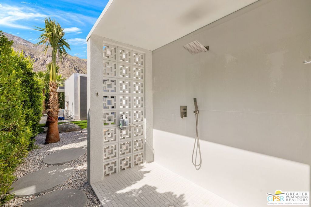 Image 39 of property listing at 979 Las Palmas Estates Drive, Palm Springs, CA 92262