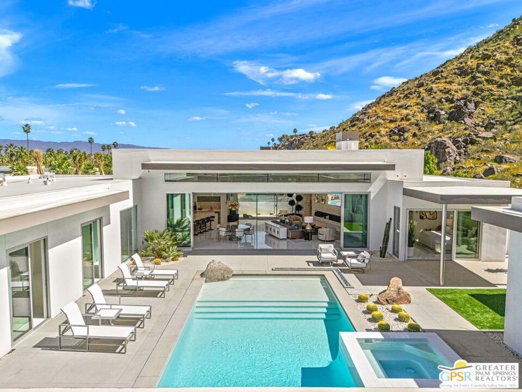 Image 5 of property listing at 979 Las Palmas Estates Drive, Palm Springs, CA 92262