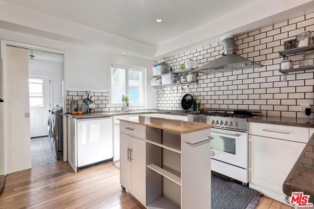 4151 Terraza Drive, Los Angeles, CA 90008