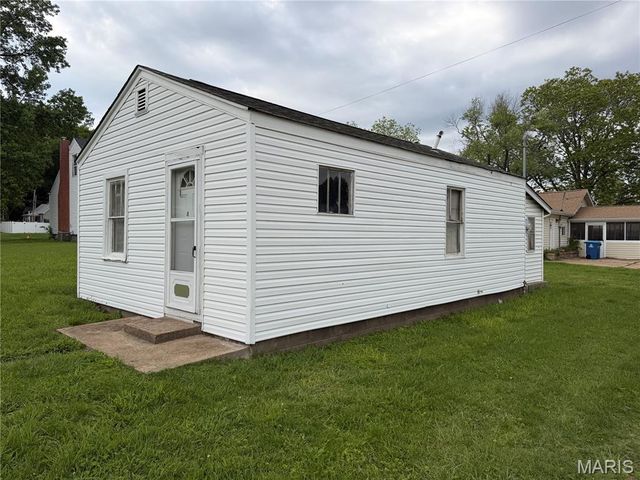 430 Tecumseh Street, St Charles, MO 63301