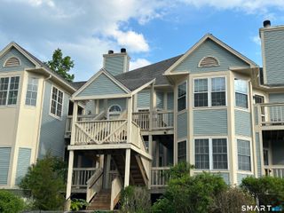 75 Redwood Drive 708, East Haven, CT 06513