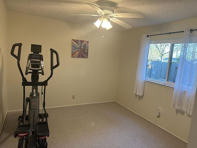 9112 Grove St, Elk Grove, CA 95624