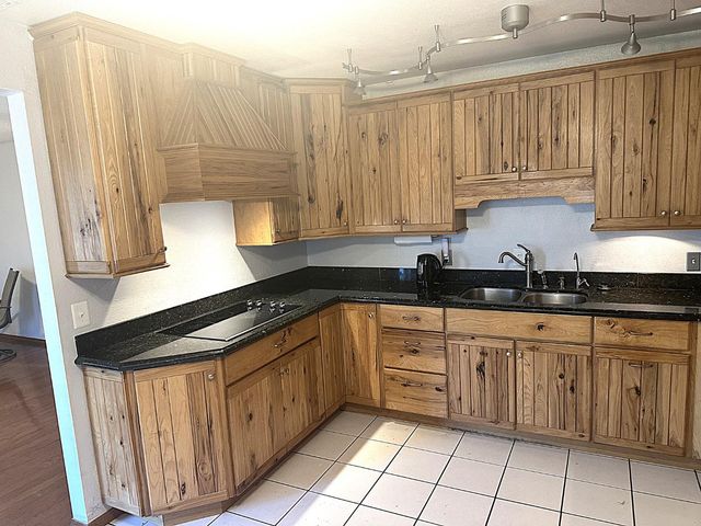 9112 Grove St, Elk Grove, CA 95624