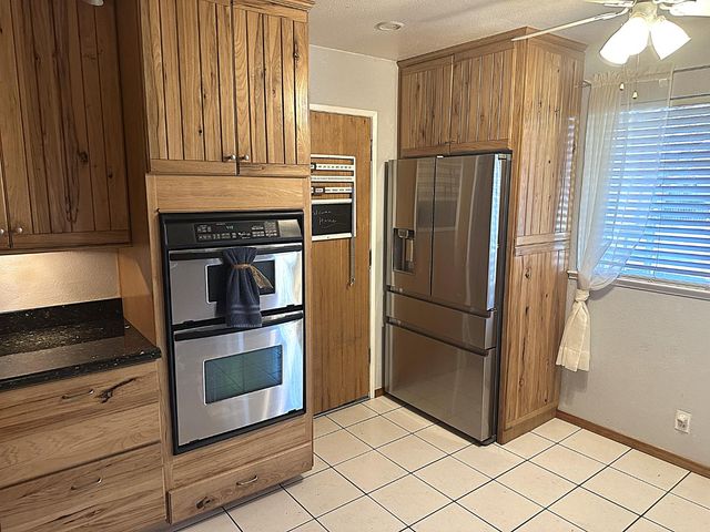 9112 Grove St, Elk Grove, CA 95624