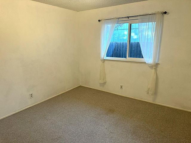 9112 Grove St, Elk Grove, CA 95624