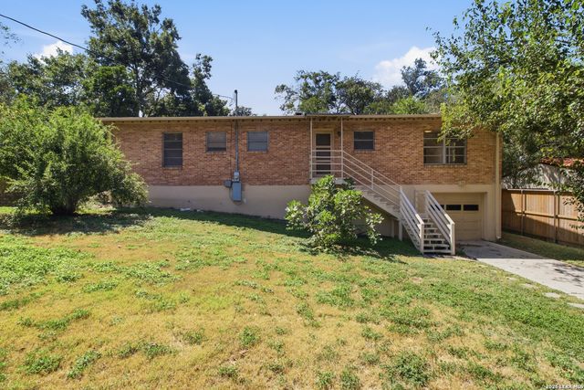 207 CANYON DR, San Antonio, TX 78209