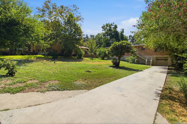 207 CANYON DR, San Antonio, TX 78209