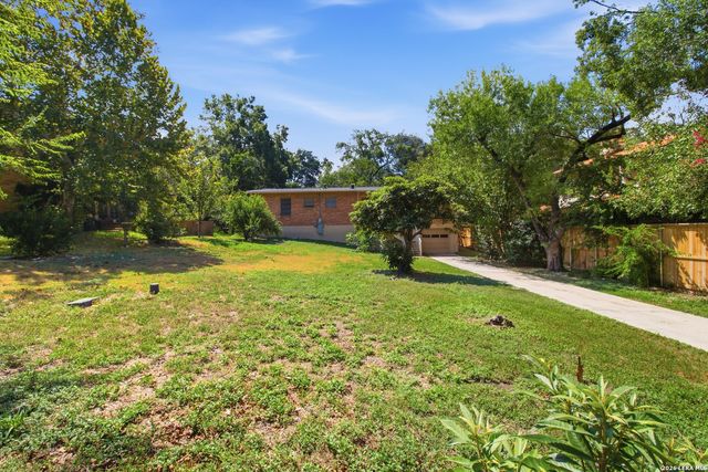 207 CANYON DR, San Antonio, TX 78209