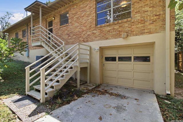207 CANYON DR, San Antonio, TX 78209