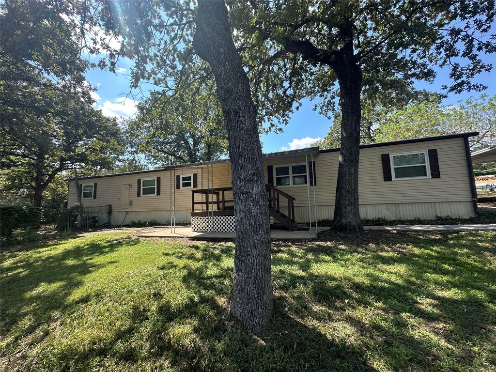 4324 Bradley Lane, Arlington, TX 76017 — exterior