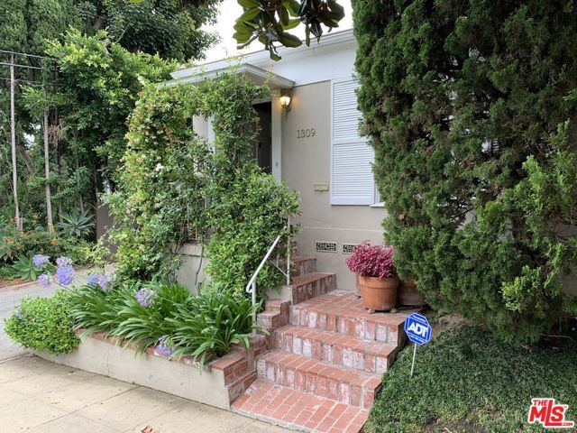 1309 Warnall Avenue, Los Angeles, CA 90024