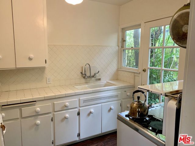 1309 Warnall Avenue, Los Angeles, CA 90024