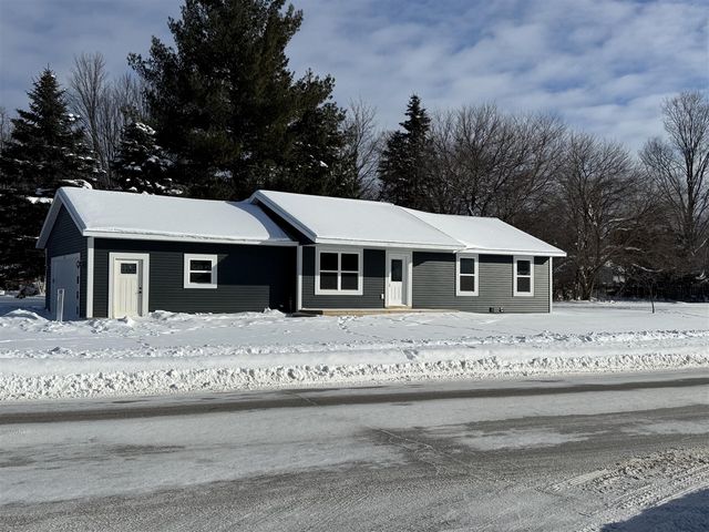 518 S Sullivan Avenue, Fremont, MI 49412