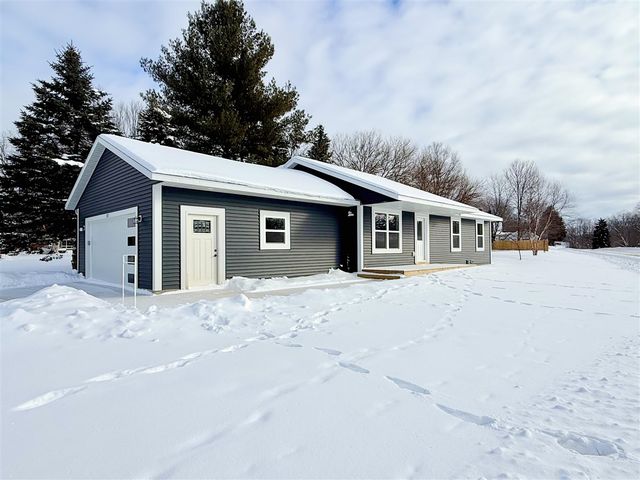 518 S Sullivan Avenue, Fremont, MI 49412