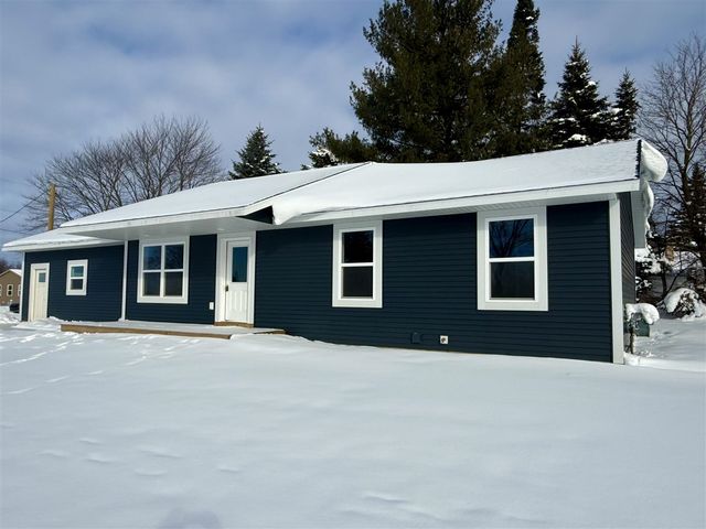 518 S Sullivan Avenue, Fremont, MI 49412