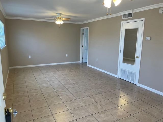 1914 Larrabee Street 1, Seabrook, TX 77586