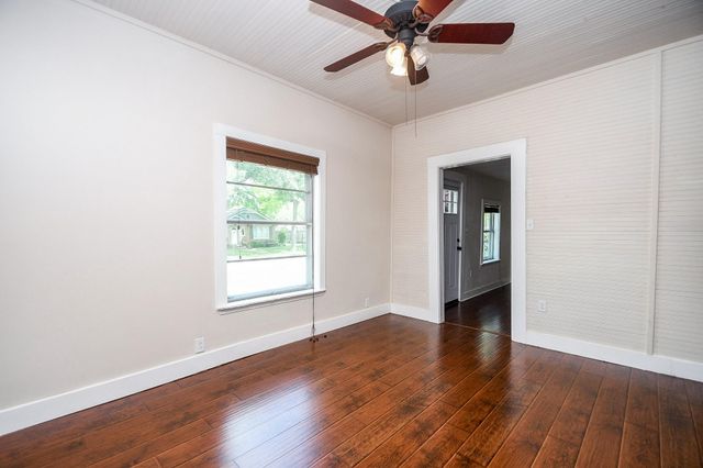 134 4th Street, Sugar Land, TX 77498