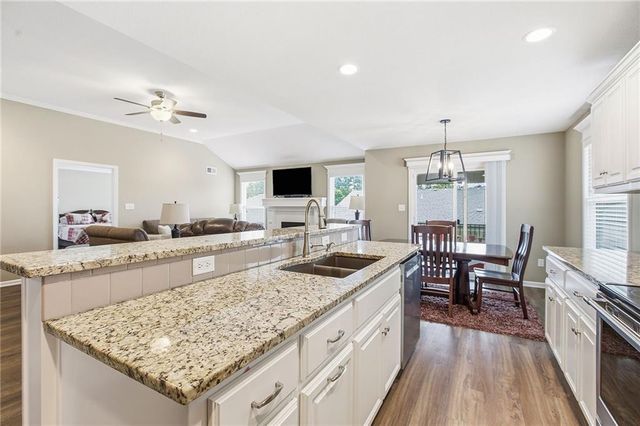 1819 N Keenan Street, Independence, MO 64058