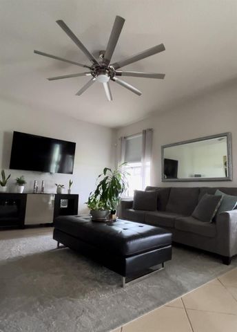 8118 PLATTS AVENUE, Orlando, FL 32832