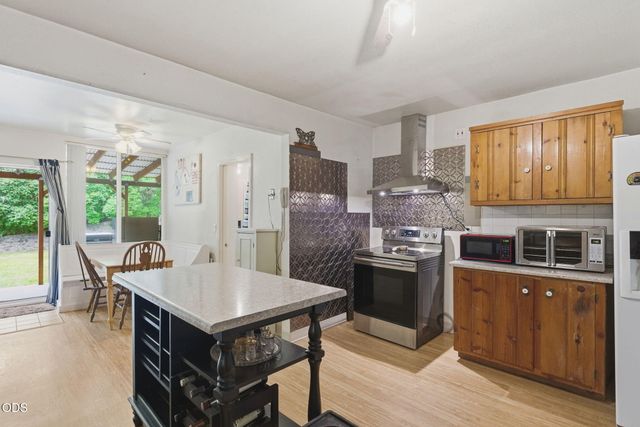 161 Soldier Creek, Grants Pass, OR 97526