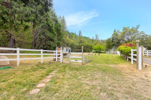 161 Soldier Creek, Grants Pass, OR 97526