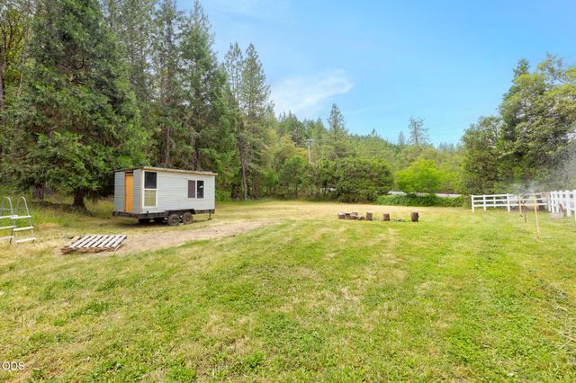 161 Soldier Creek, Grants Pass, OR 97526
