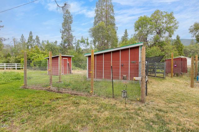 161 Soldier Creek, Grants Pass, OR 97526