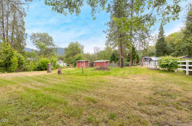 161 Soldier Creek, Grants Pass, OR 97526